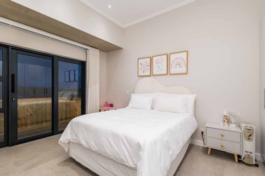 6 Bedroom Property for Sale in Brackenridge Western Cape